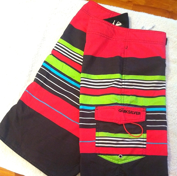 Quiksilver Board Shorts - Picture 3 of 4
